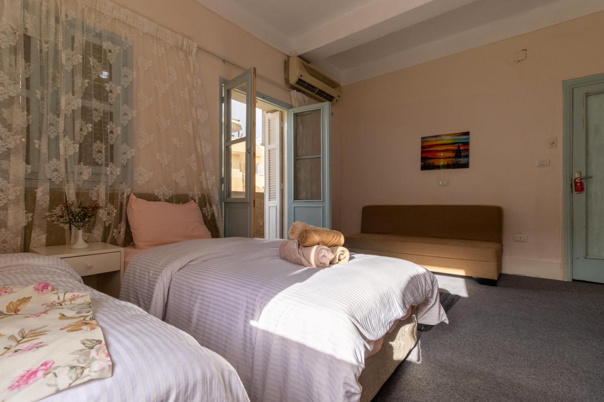 The Grand Pyramids View Hotel Kafret el-Gabal Cameră foto