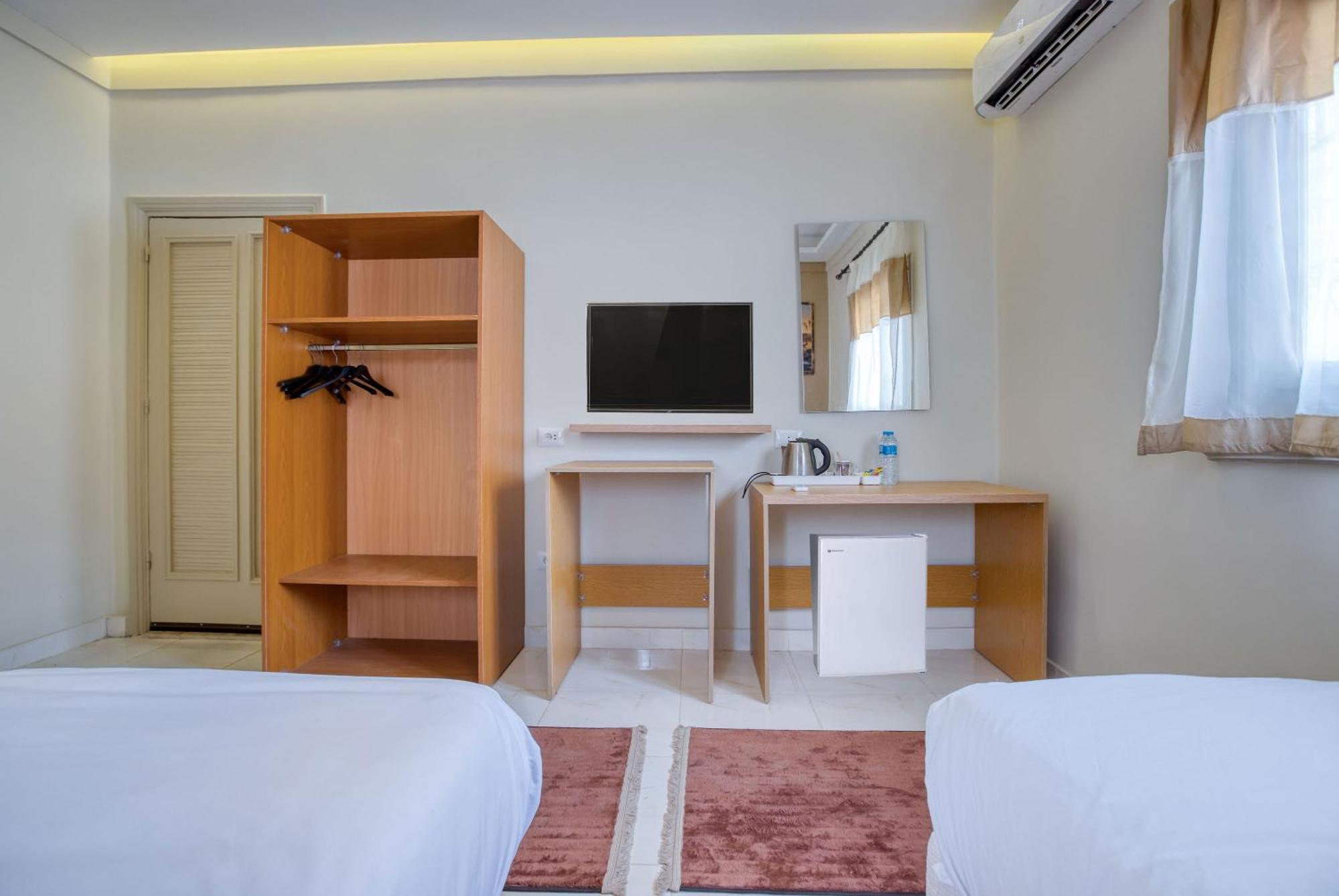 The Grand Pyramids View Hotel Kafret el-Gabal Cameră foto