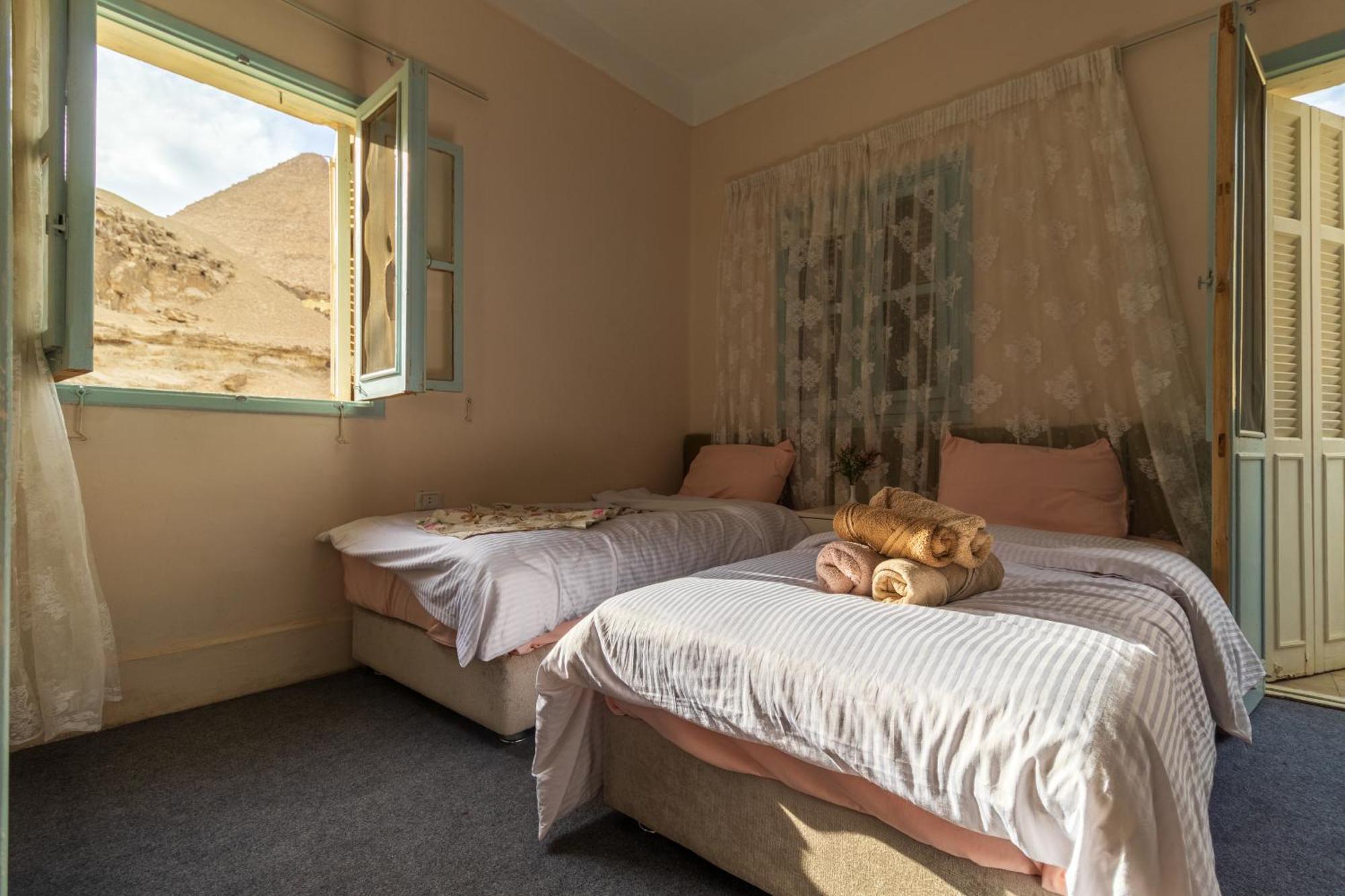 The Grand Pyramids View Hotel Kafret el-Gabal Cameră foto
